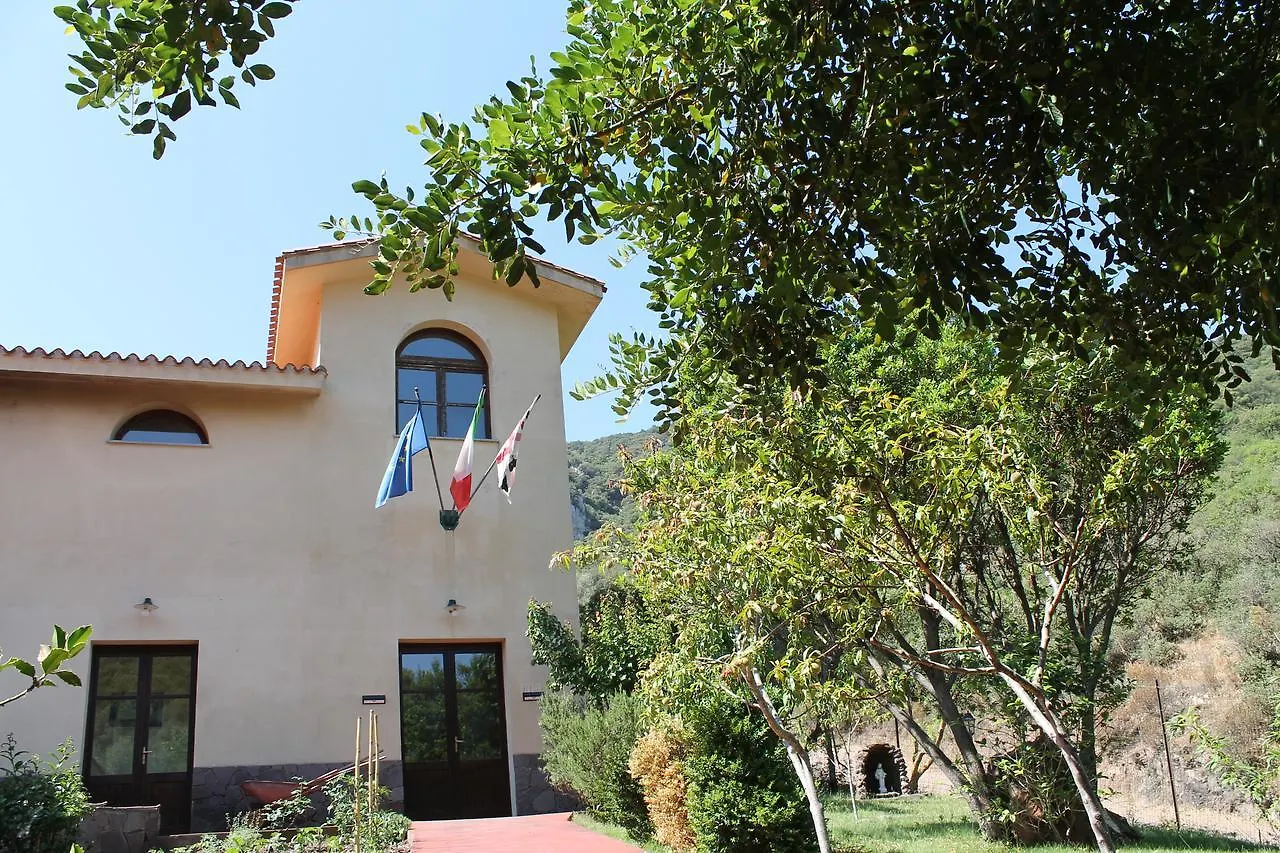Ostello Su Mannau Fluminimaggiore Hotel
